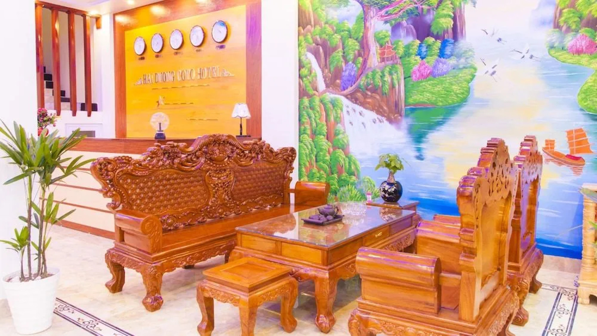 Hai Duong Hotel Co To