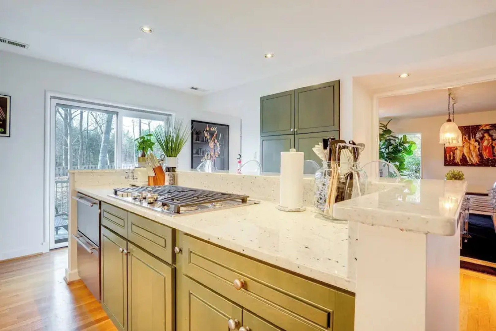 The White Elephant Inn Getaway w/ Pool & Hot Tub!