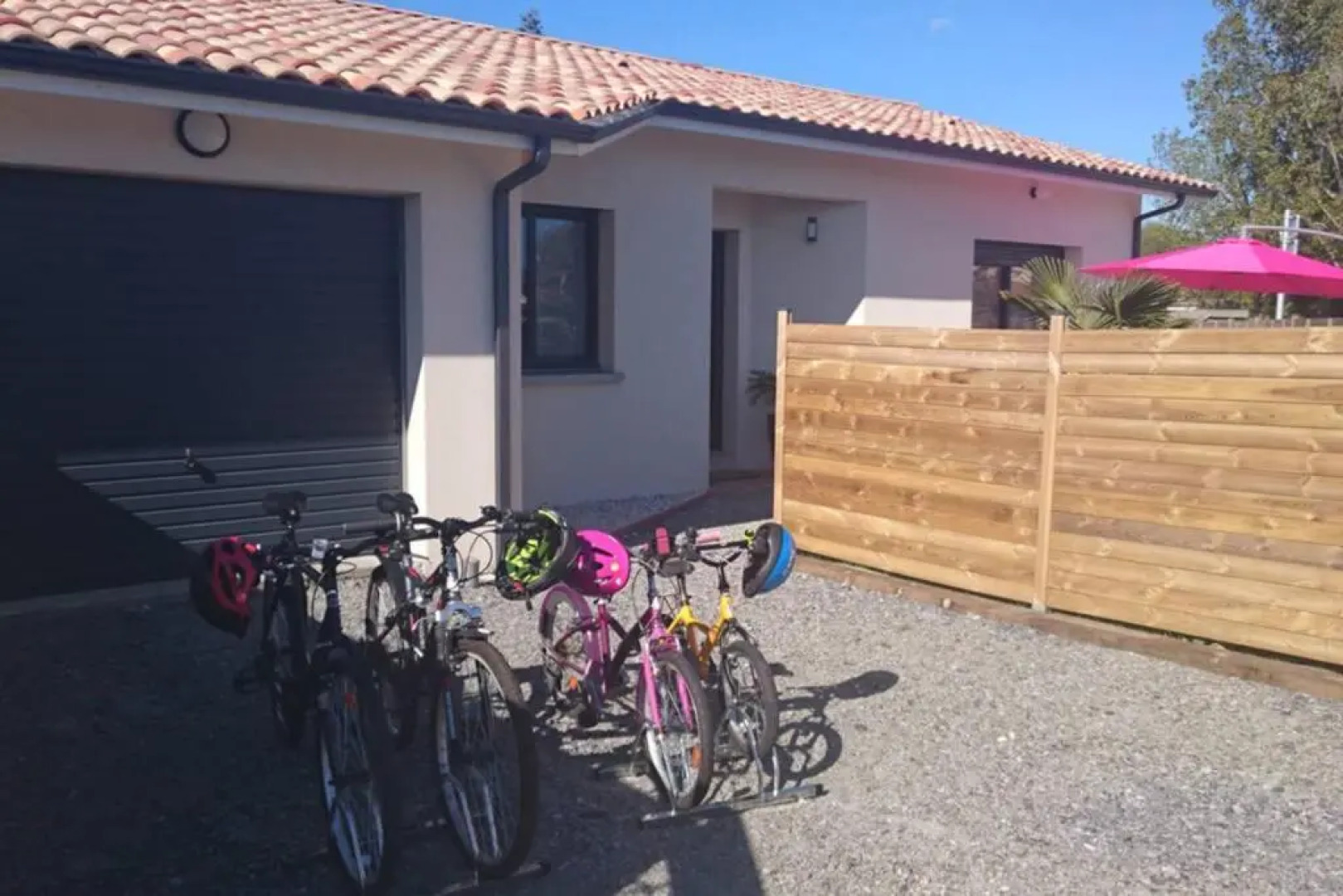 ViLLA NEUVE 115m2 ,TOUT CONFORT AVEC PiSCiNE Chauffée-JARDiNET BASSiN ARCACHON