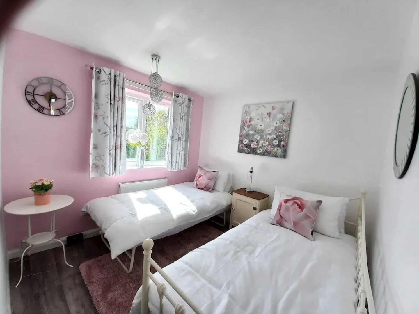 Charming Wentworth Lodge With Countryside Views