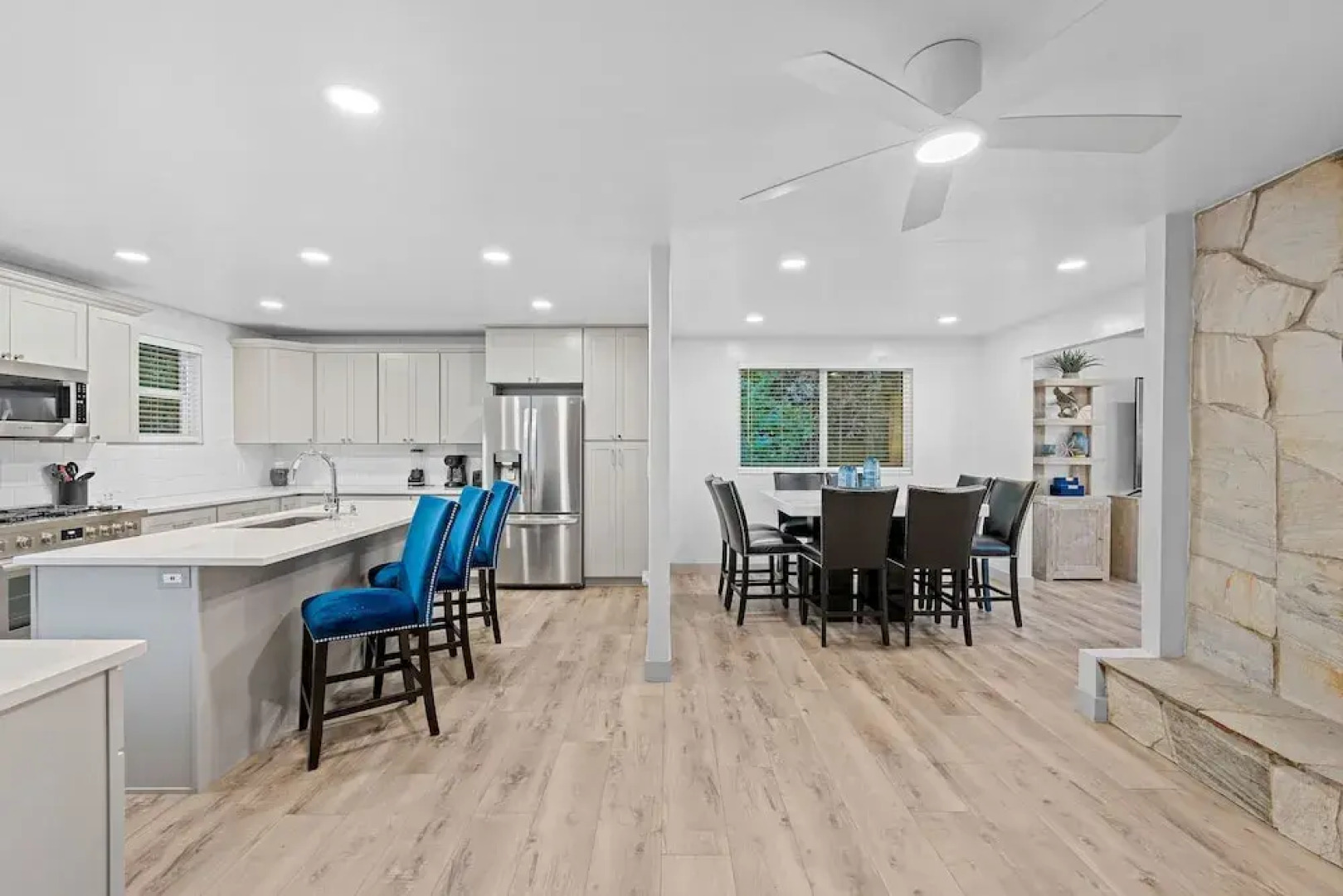 Ski Lover's Paradise: 7br Villa Near Top Resorts 7 Bedroom Home by RedAwning