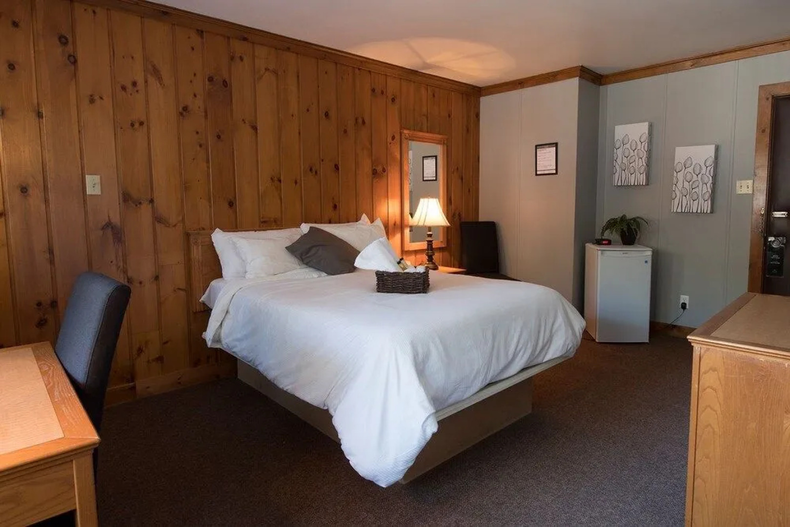 Comme Chez Soi Restaurant & Auberge