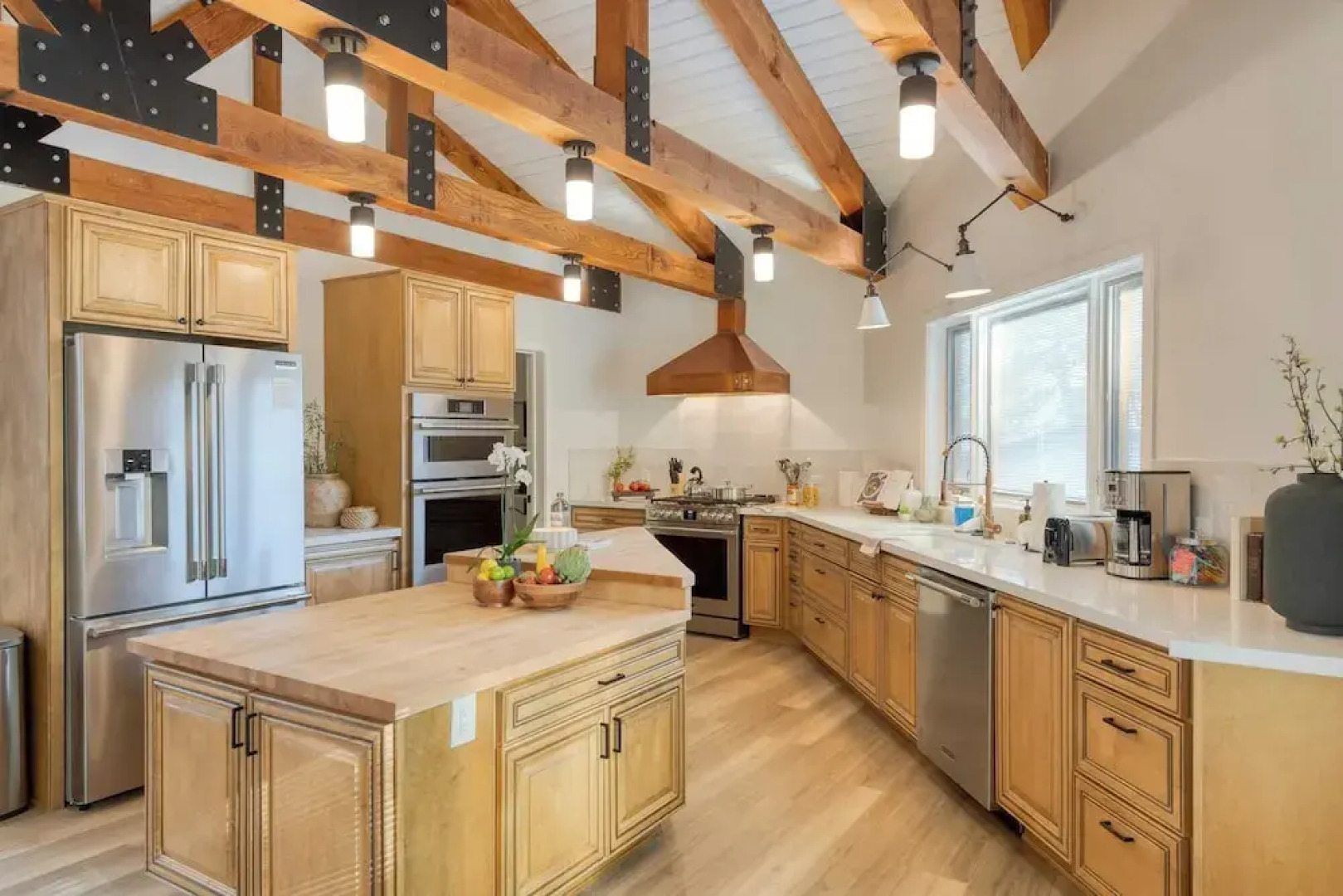 Hot Tub, Sauna & Red Rock Views Near Sedona Trails Sedona Serenity Retreat by Avantstay