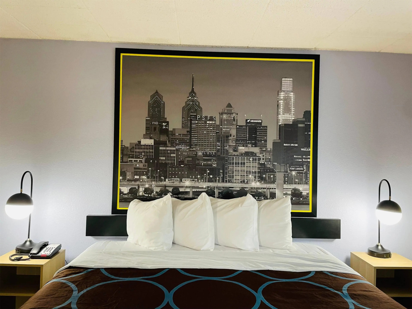 Super 8 by Wyndham Gloucester