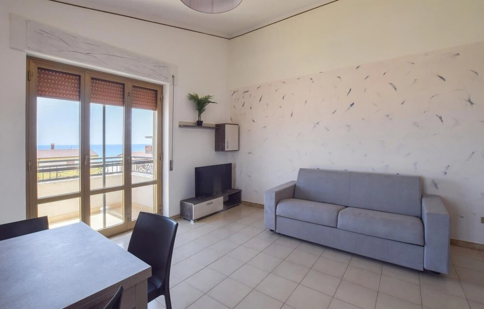 Beautiful Apartment in Marina DI Strongoli With Wifi and 2 Bedrooms