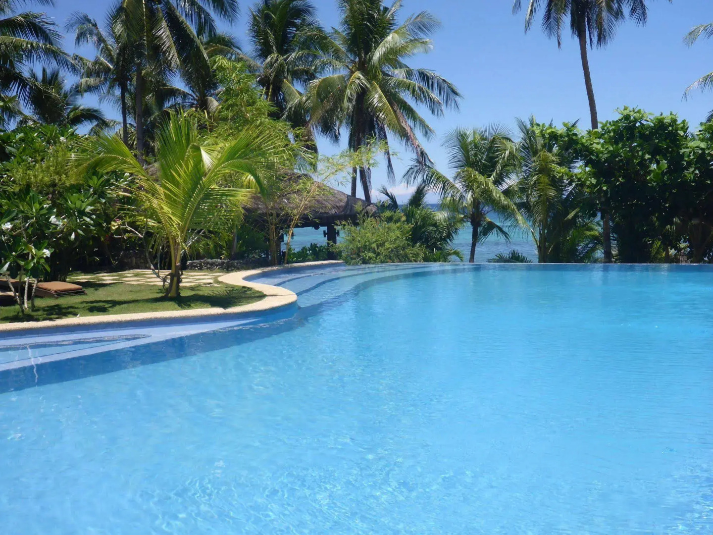 Island View Beachfront Resort