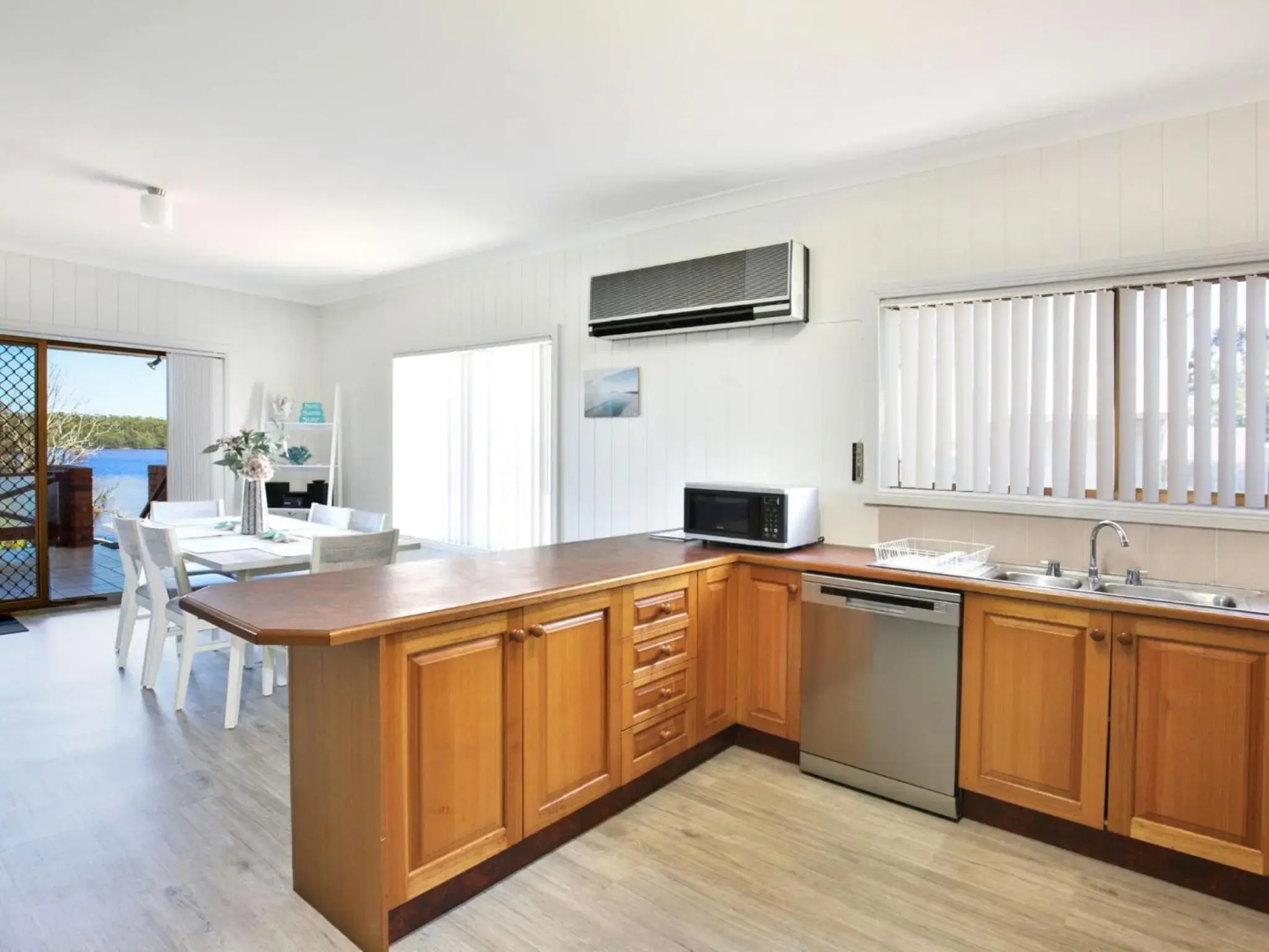 Bayview - Absolute Waterfront with Jetty - 5 Mins to Hyams Beach