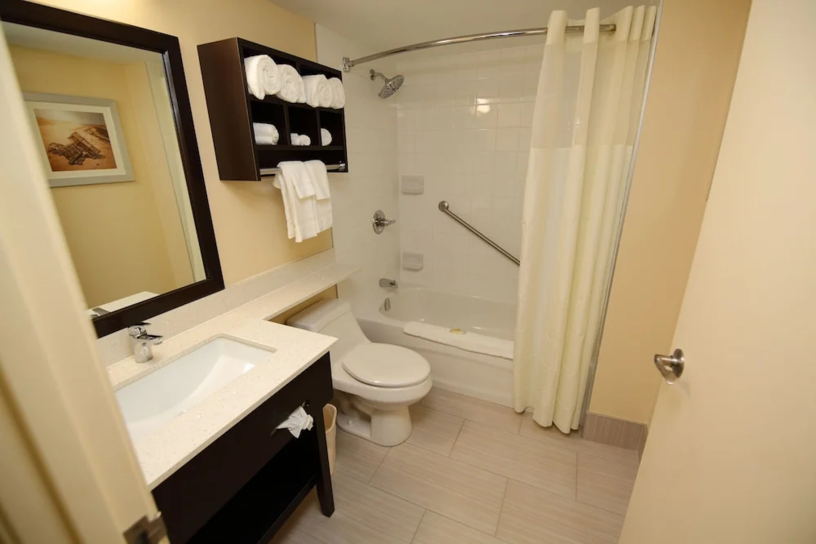 Lakeview Inns & Suites