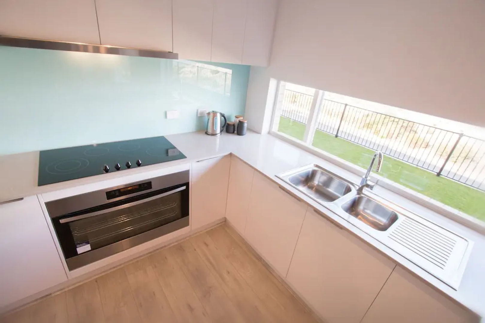 ‘Serenity’ and sweeping Murray River views