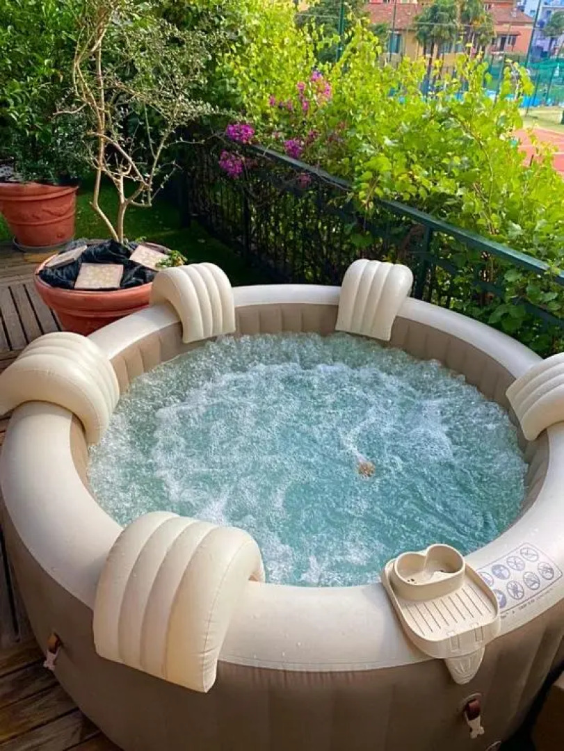 TERRAZZA PORTOFINO Splendido appartamento con piscina idromassaggio e parcheggio gratuito