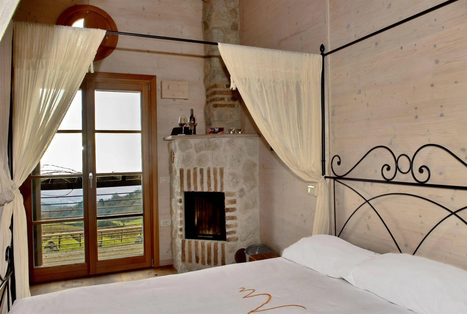 Valdonica Winery & Vineyard Residence