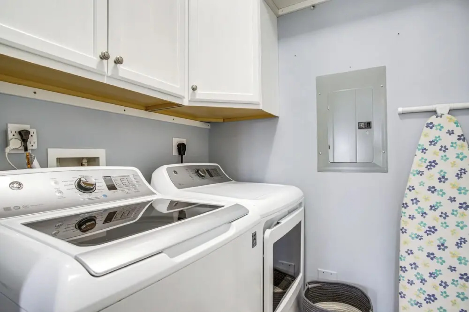 Community Pool & Private Balcony: Chic Lewes Gem