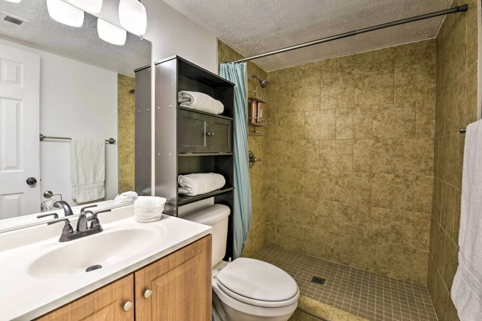 Waterfront Mary Esther Condo w/ Kayaks!