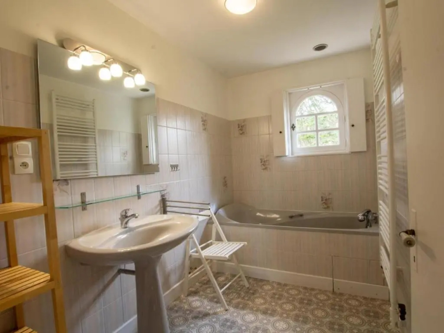 Gîte Annesse-et-Beaulieu, 5 pièces, 8 personnes - FR-1-616-199