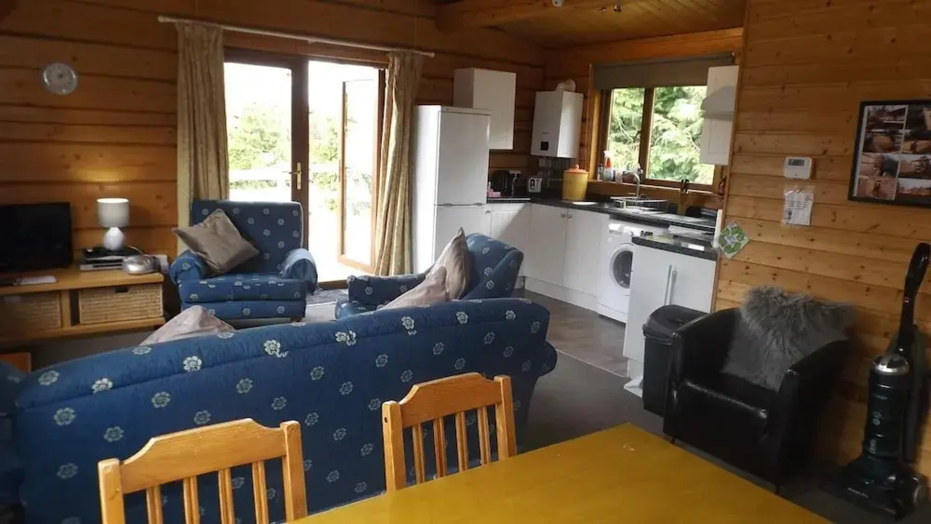 Hand Built log Cabin at Avonvale Holiday Lodges