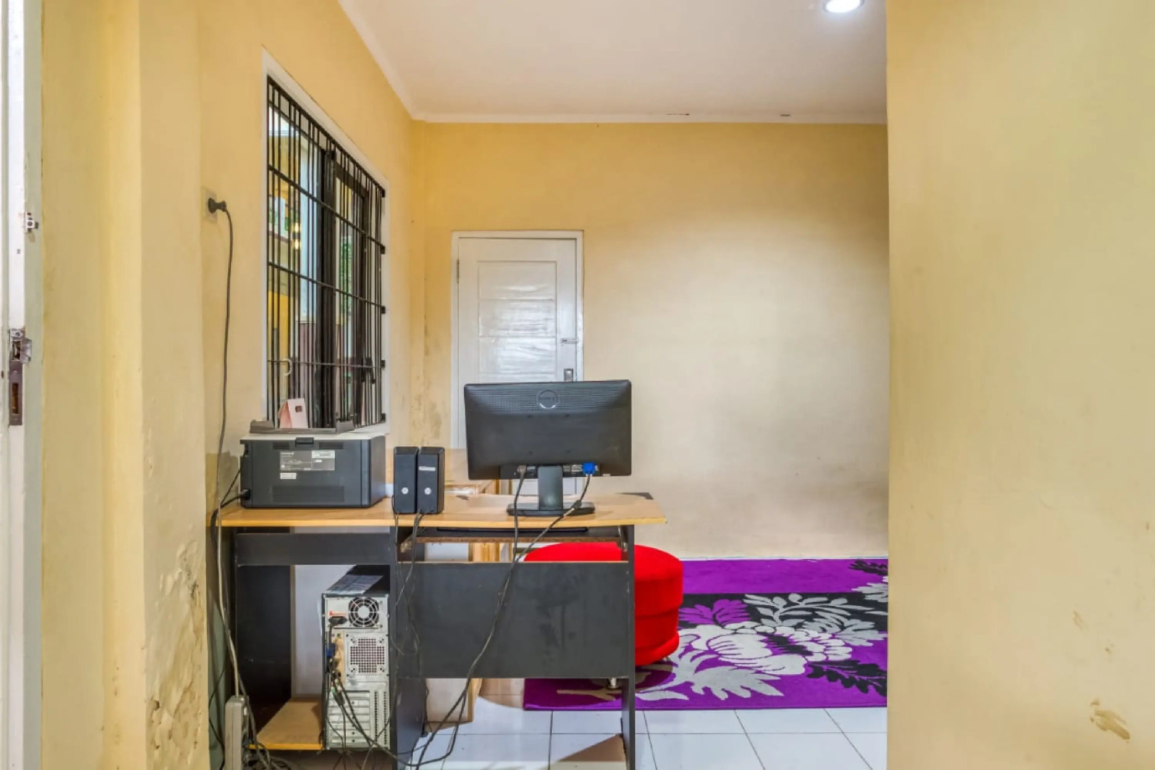 RedDoorz Syariah near Kebon Rojo Park Blitar