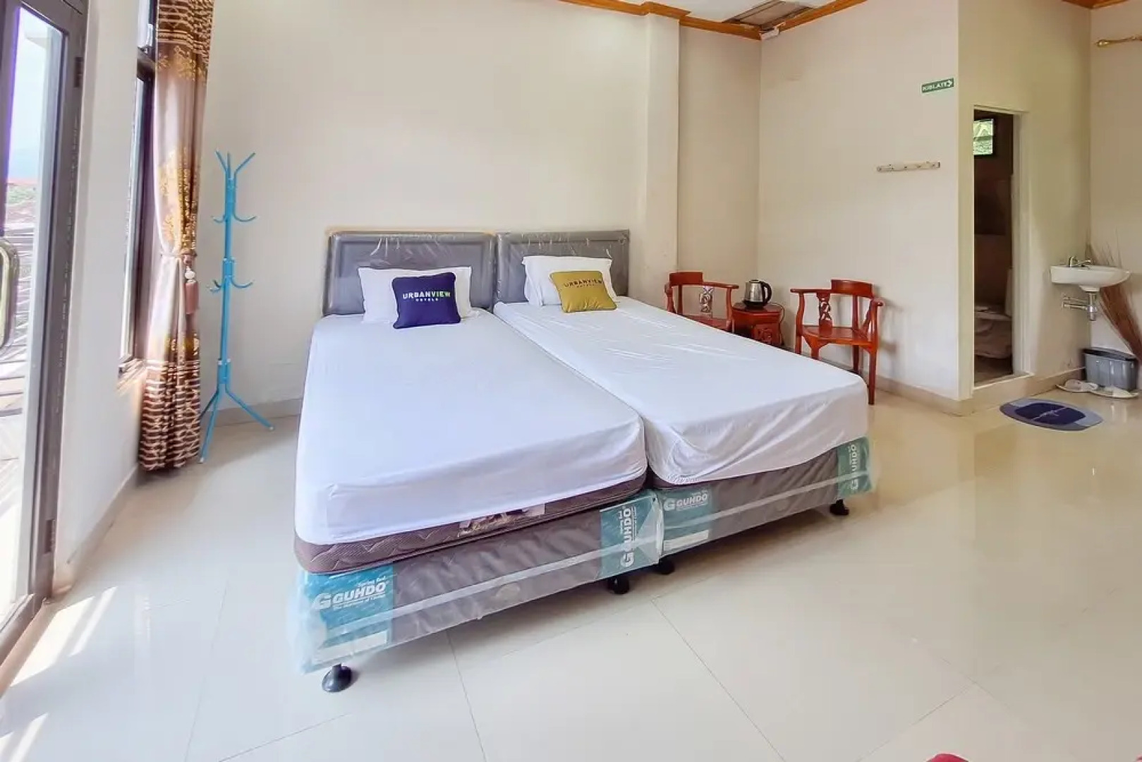 Urbanview Hotel Penginapan Ananda