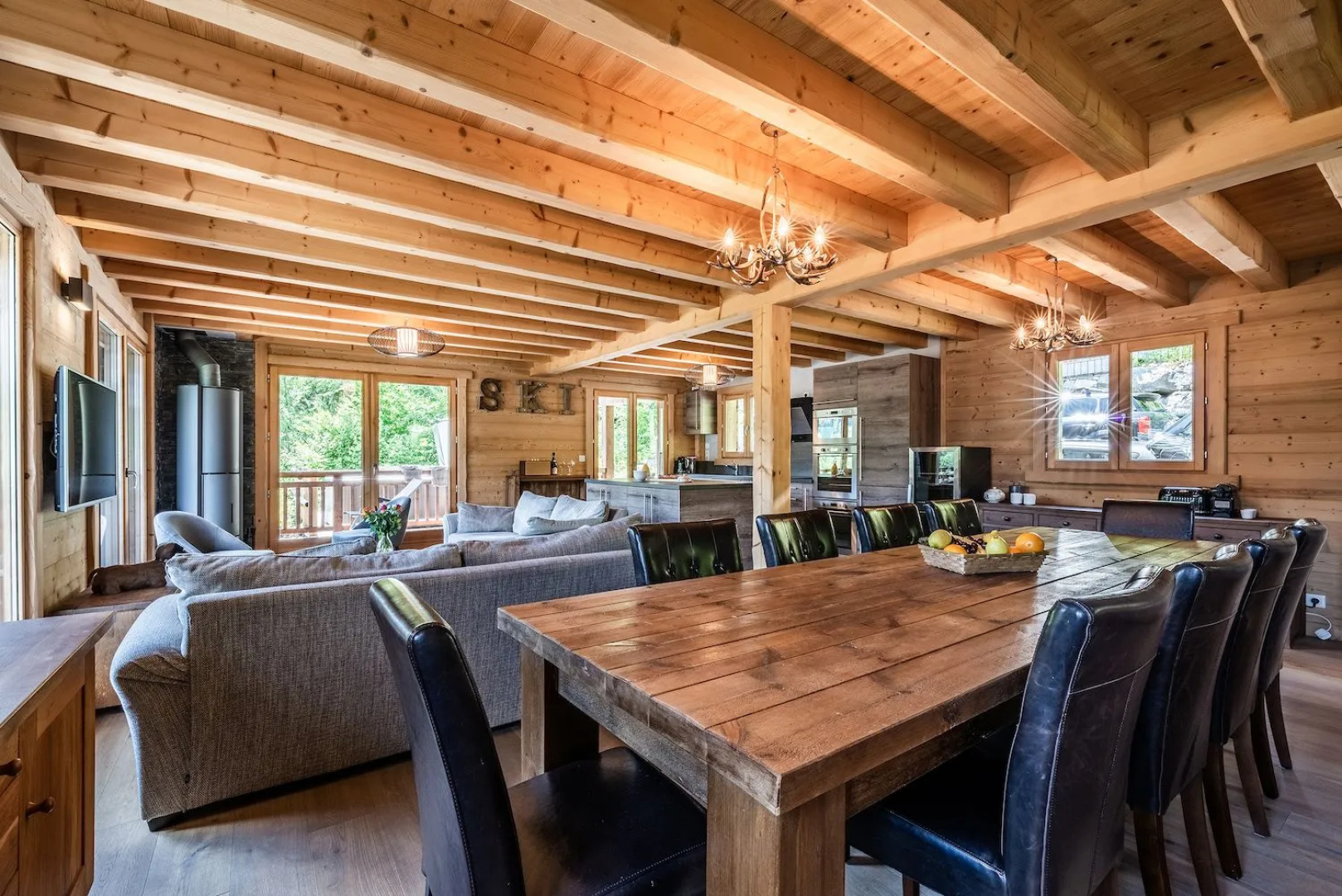 BALATA - Charming Chalet with Hot tub and Views