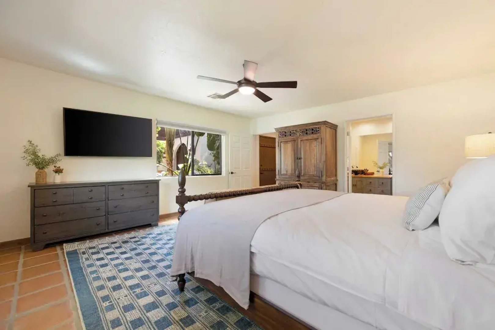 Sleeps 20! Architectural Mansion w/ Pool, Indoor Tennis Court, Game Room Starlight Estate by Avantstay