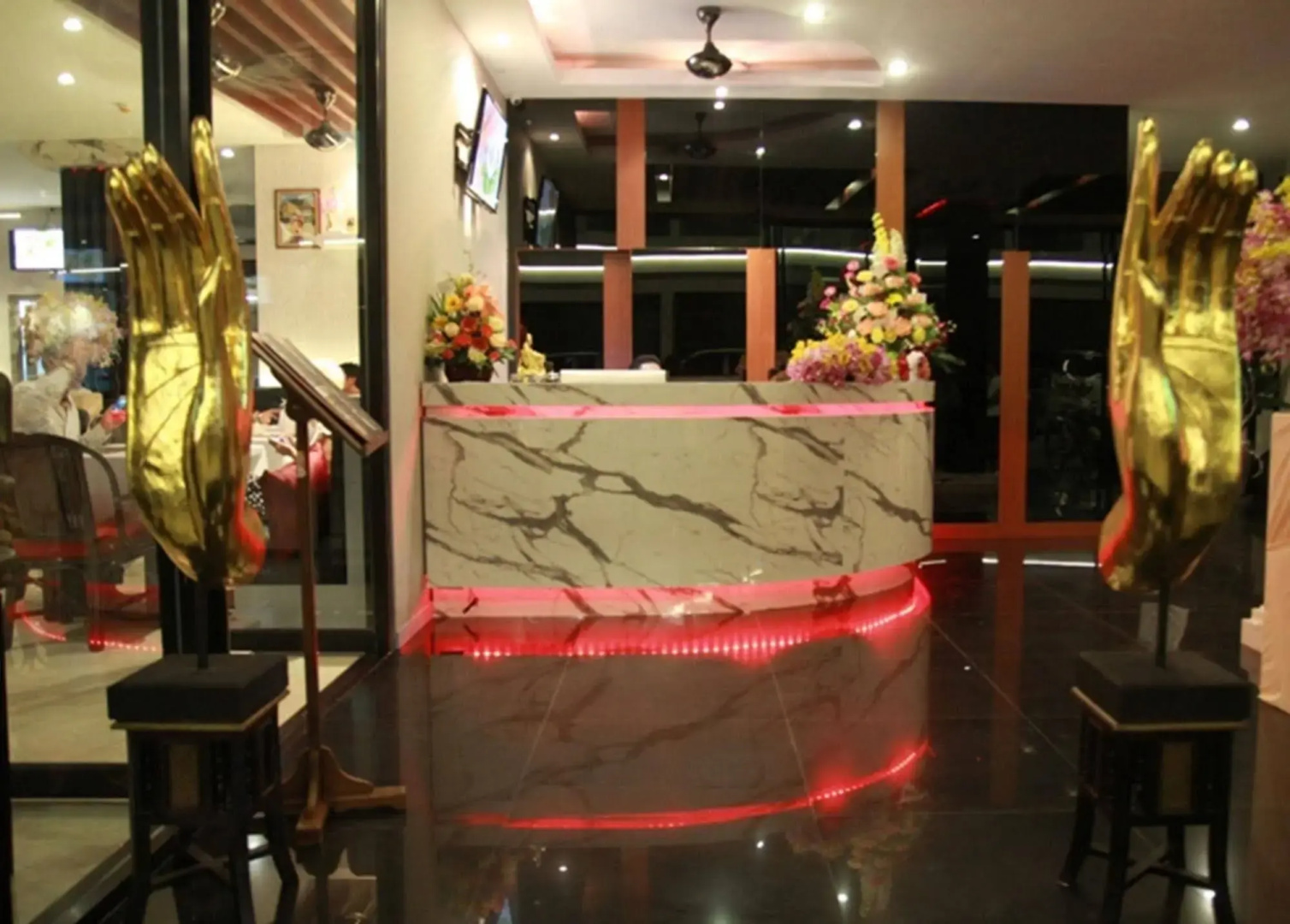 Hemingways Silk Hotel