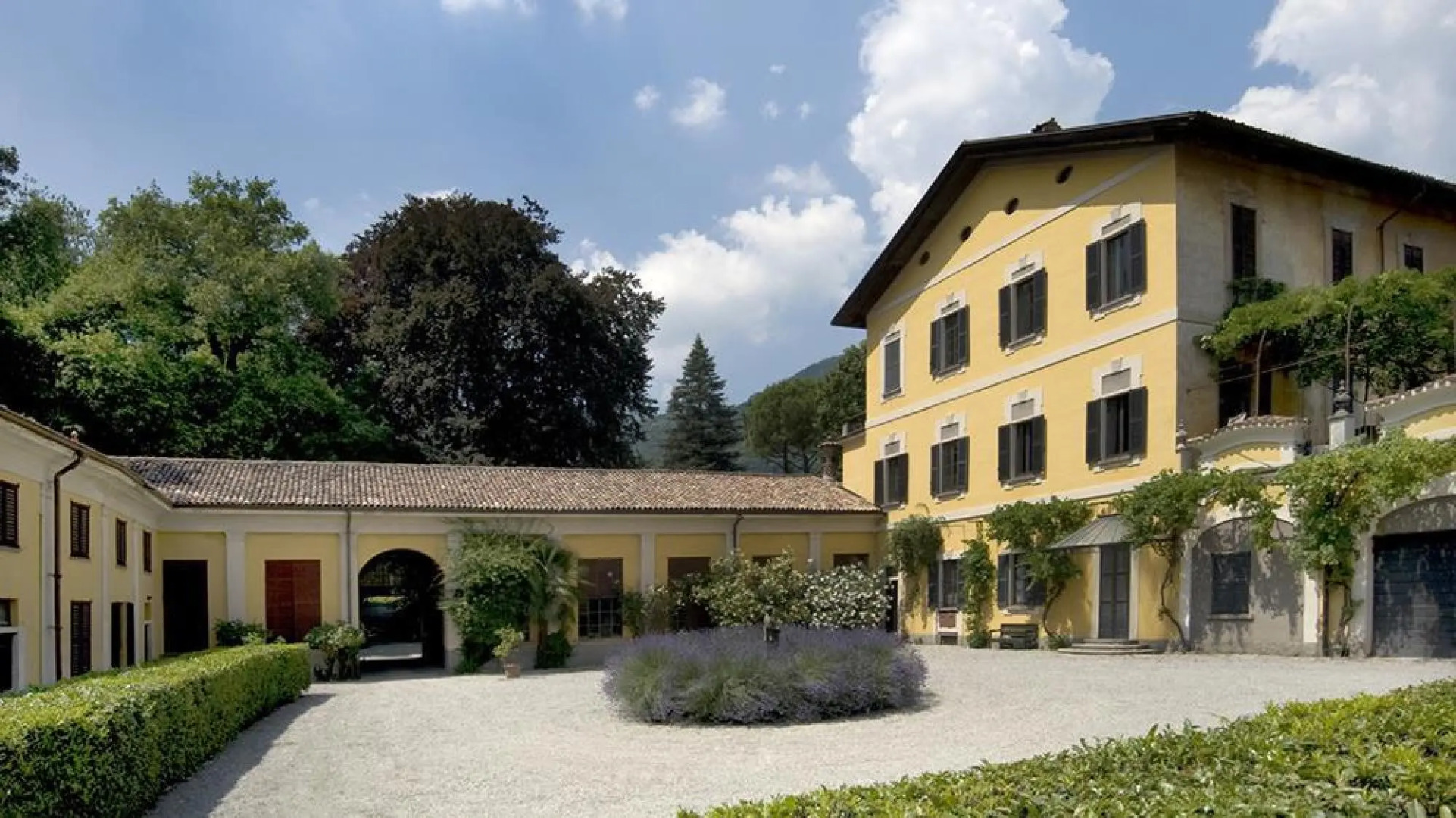 Erba CO - Antiche Scuderie DI Villa LA Clerici