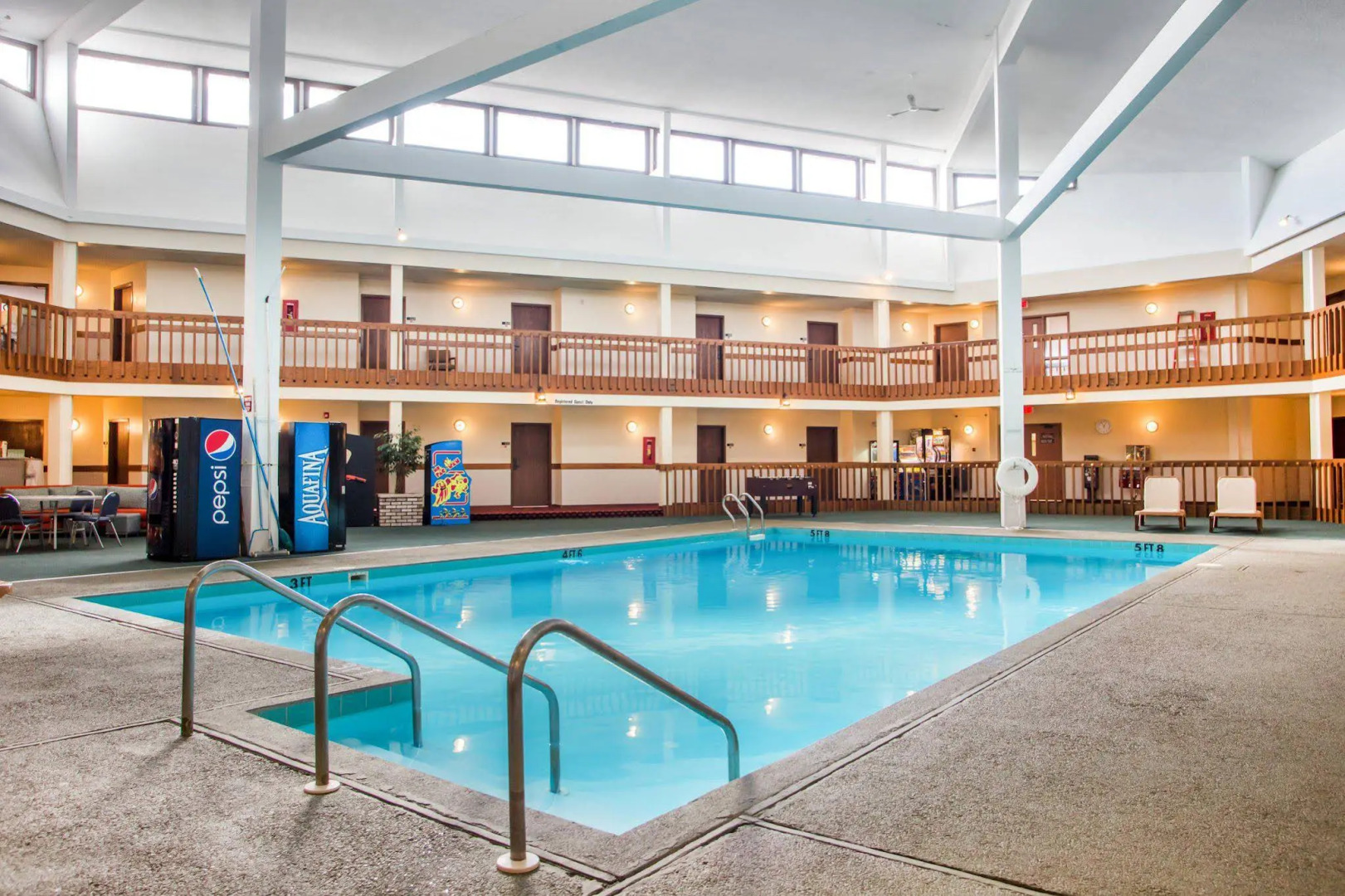 Econo Lodge Inn & Suites Stevens Point