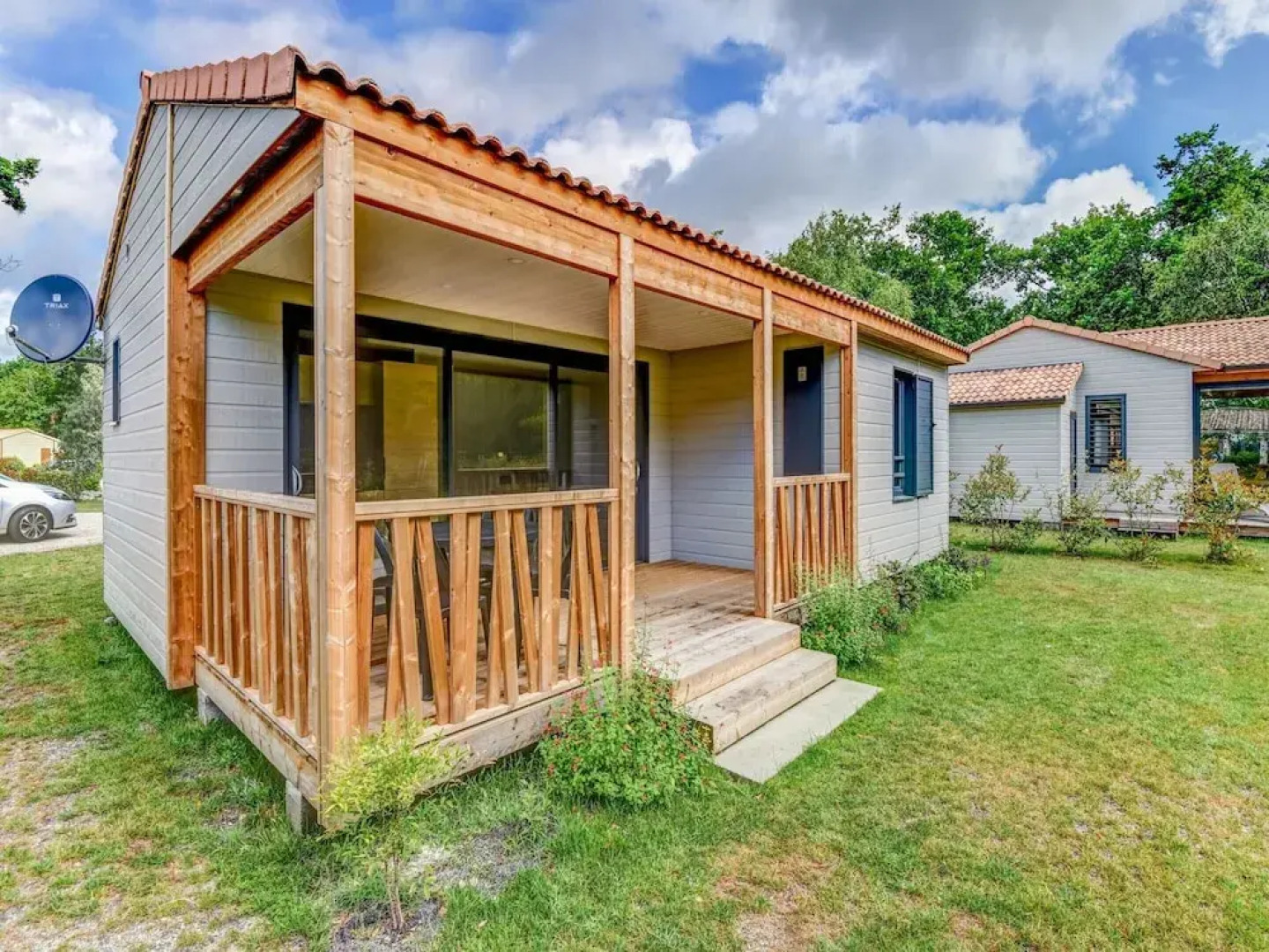 Serene Chalet in Hourtin Near Lake