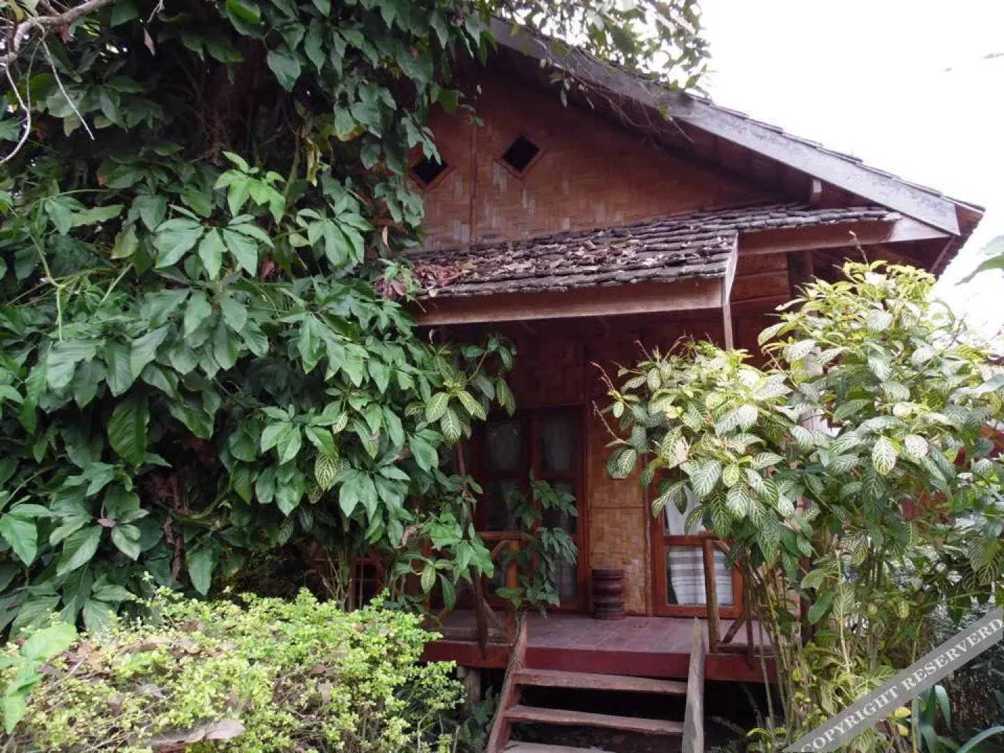 Namtha Riverside Bungalow