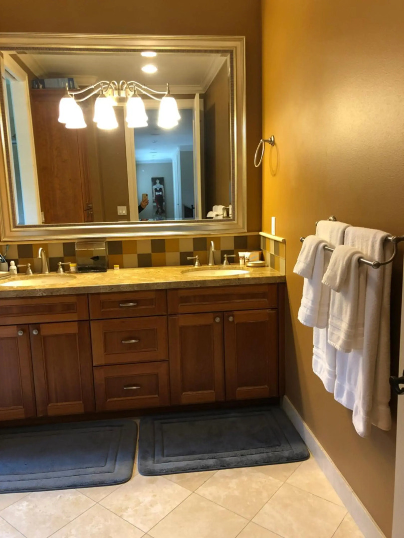 Redondo waterfront house with a private room