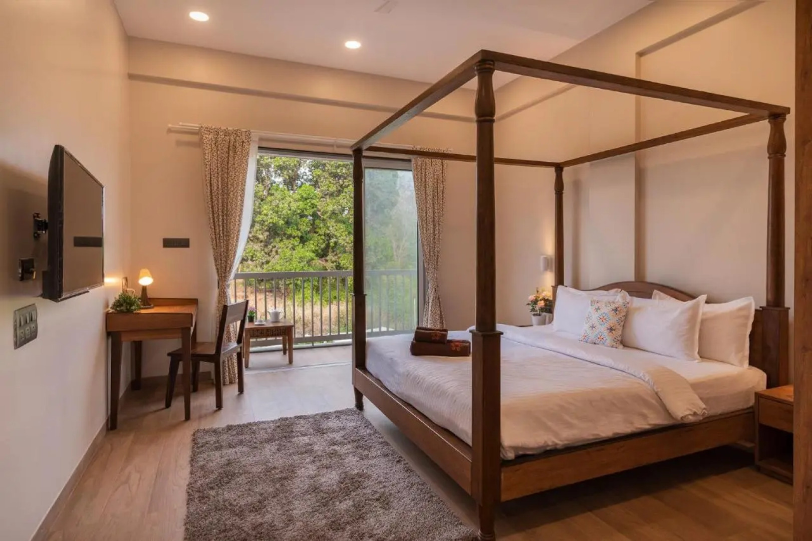 SaffronStays Midori, Kolad - private pool villa near river rafting camp