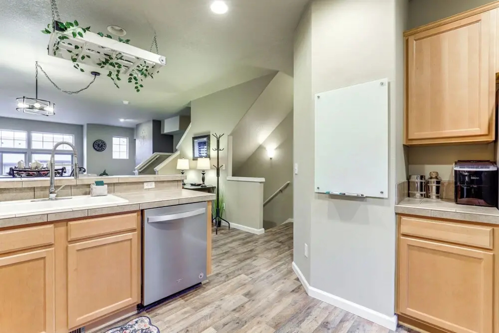 Walk to Mcmenamins Edgefield: Inviting Townhome!
