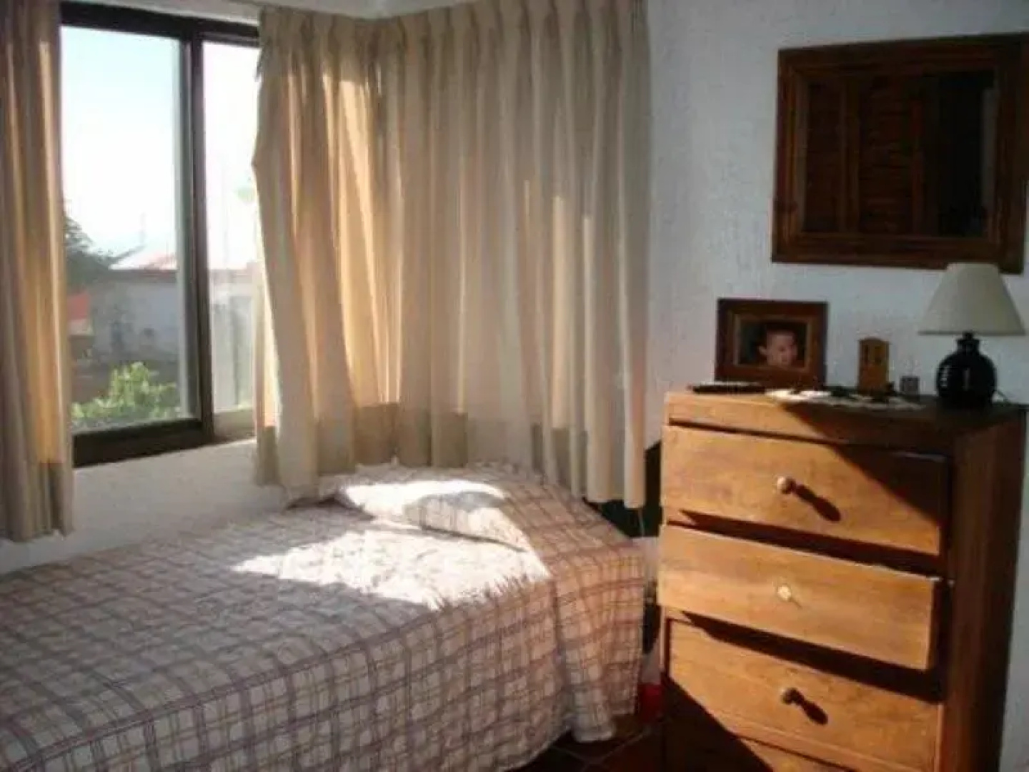 Casa Amarilla