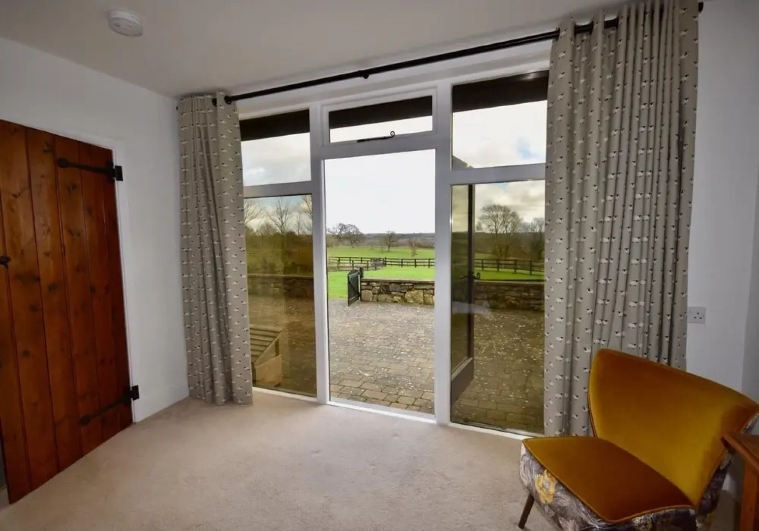 Tithe is a Stunning Barn Conversion Close to Ryde Sleeps 6