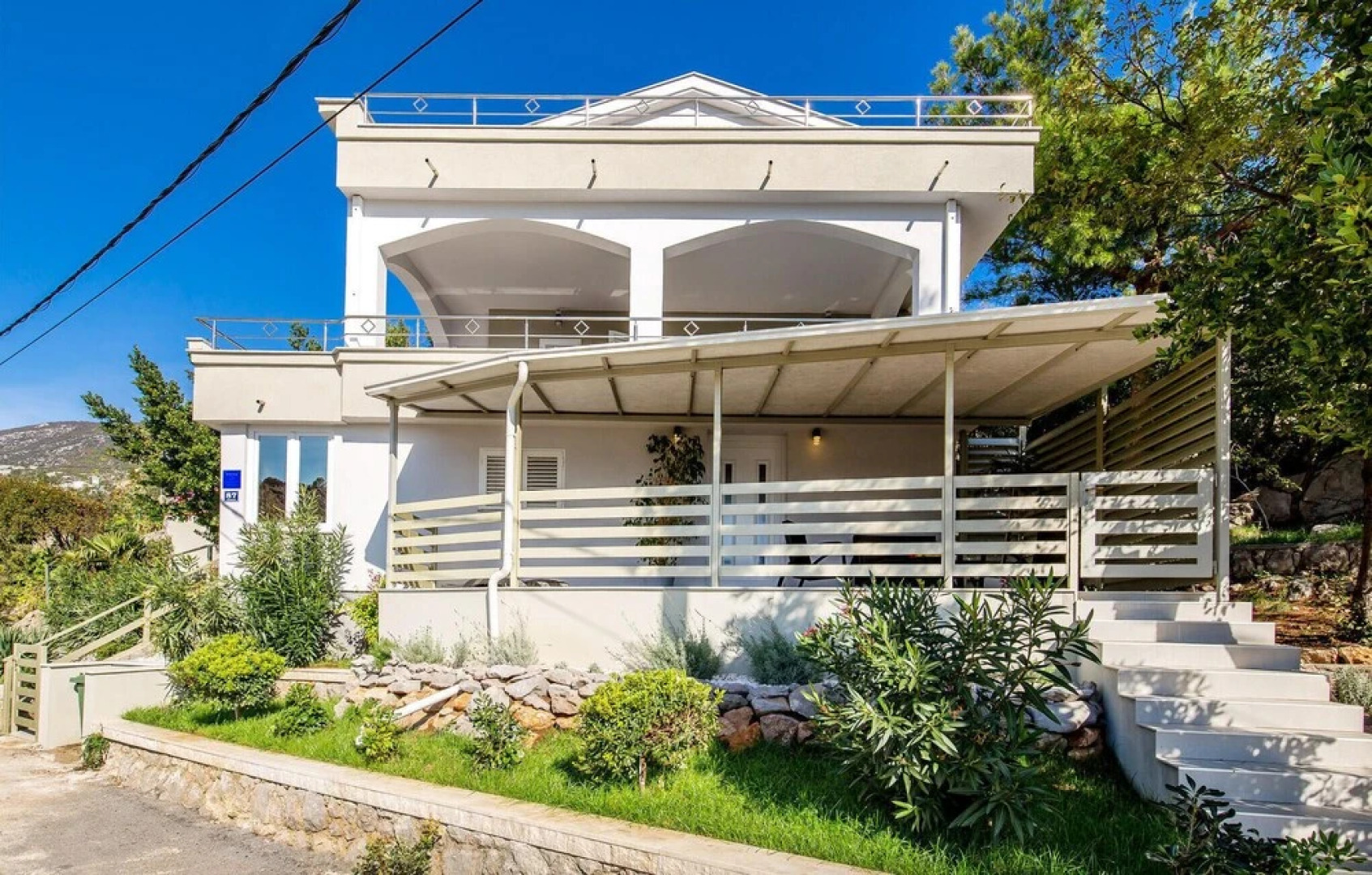 Amazing Home in Cesarica with Outdoor Swimming Pool, Hot Tub & 5 Bedrooms