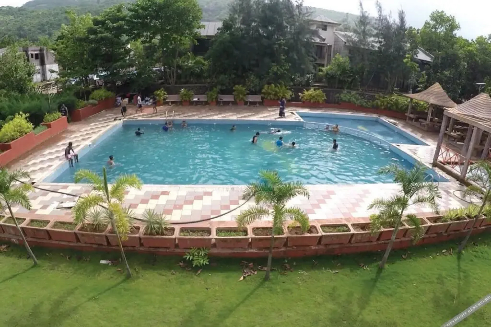Mohili Meadows Resort