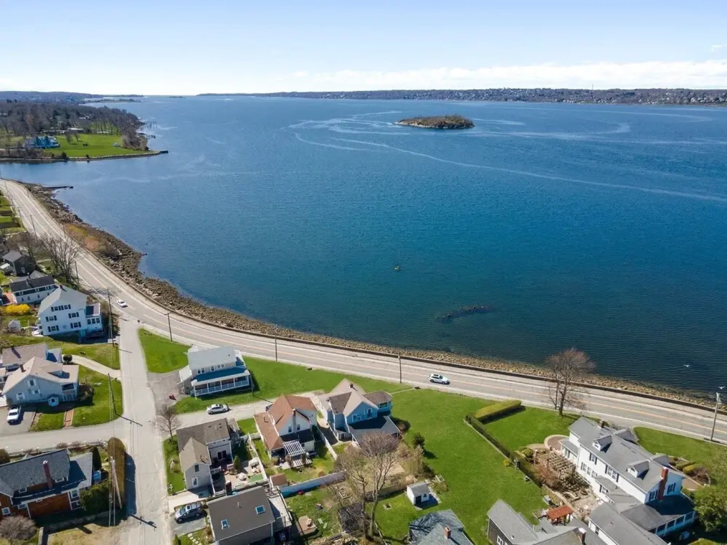 Spacious Coastal Tiverton Waterfront Getaway 3 Bedroom Cottage By Redawning