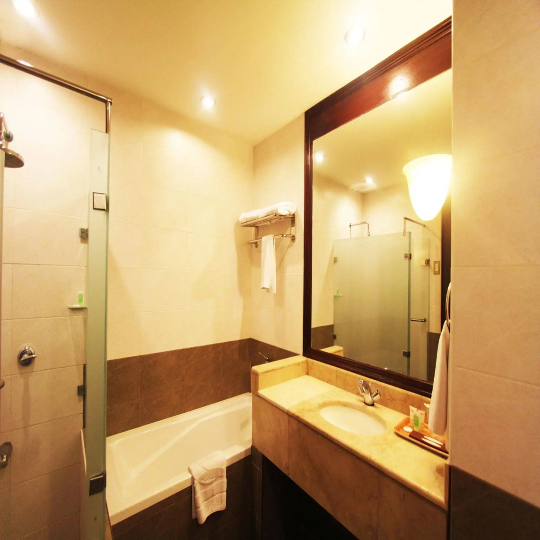 Sarrosa International Hotel and Residential Suites