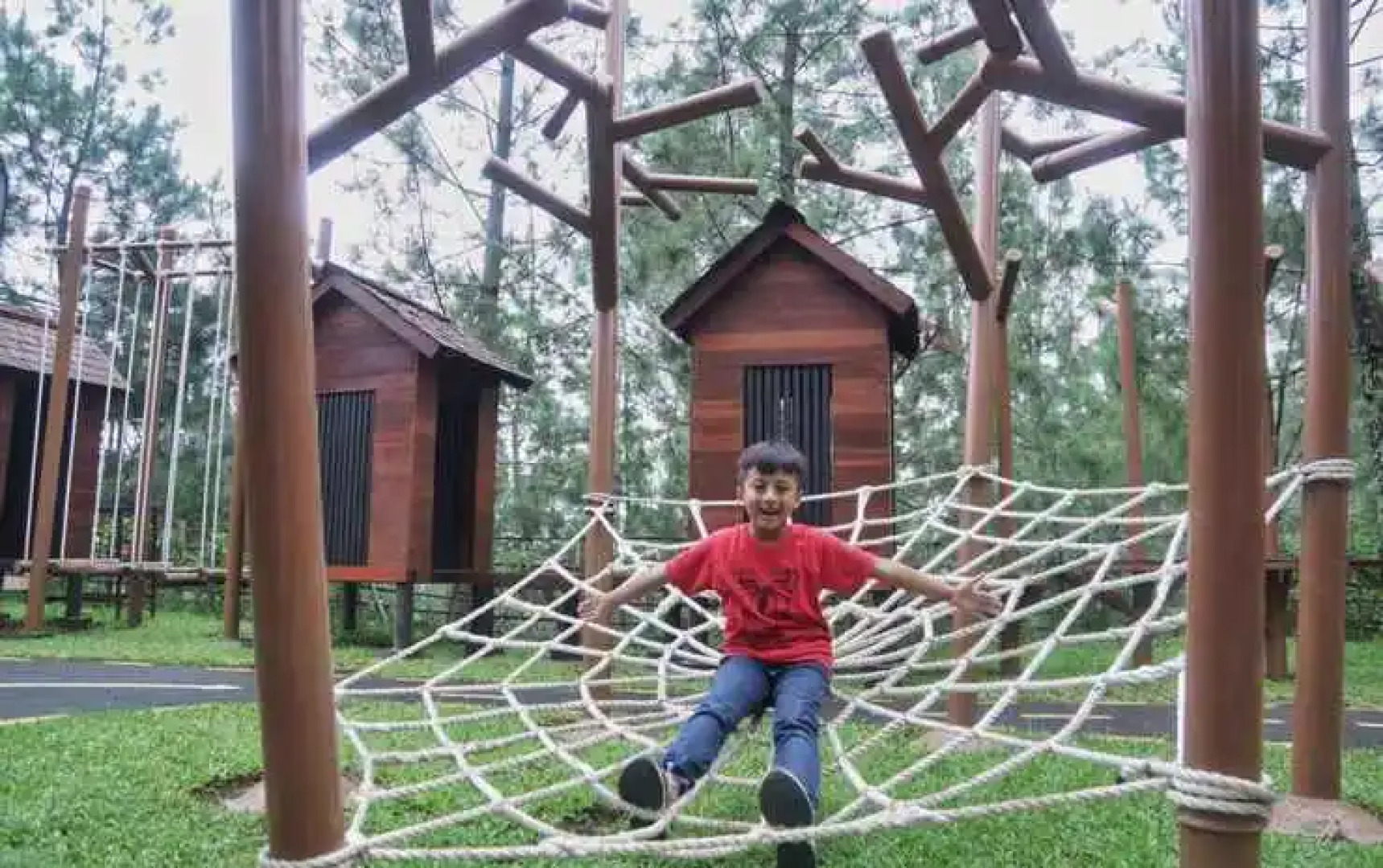 Log Home Villa Taman Wisata Bougenville