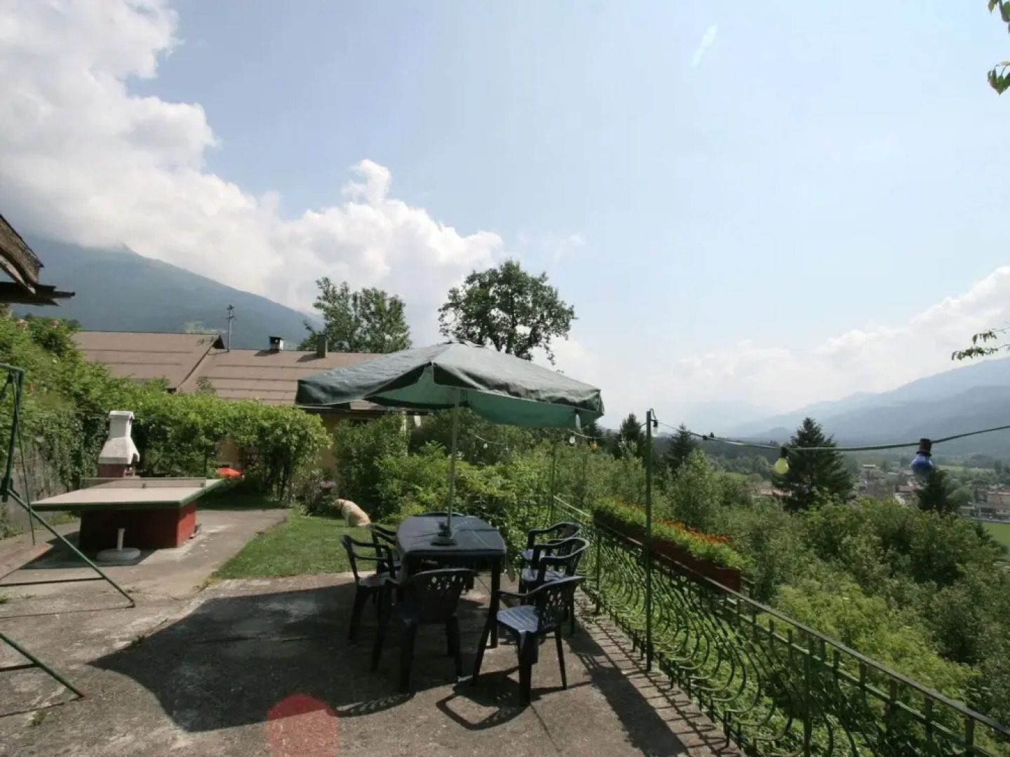 Comfy Apartment With Terrace, Garden, Bbq, Parking, Playroom