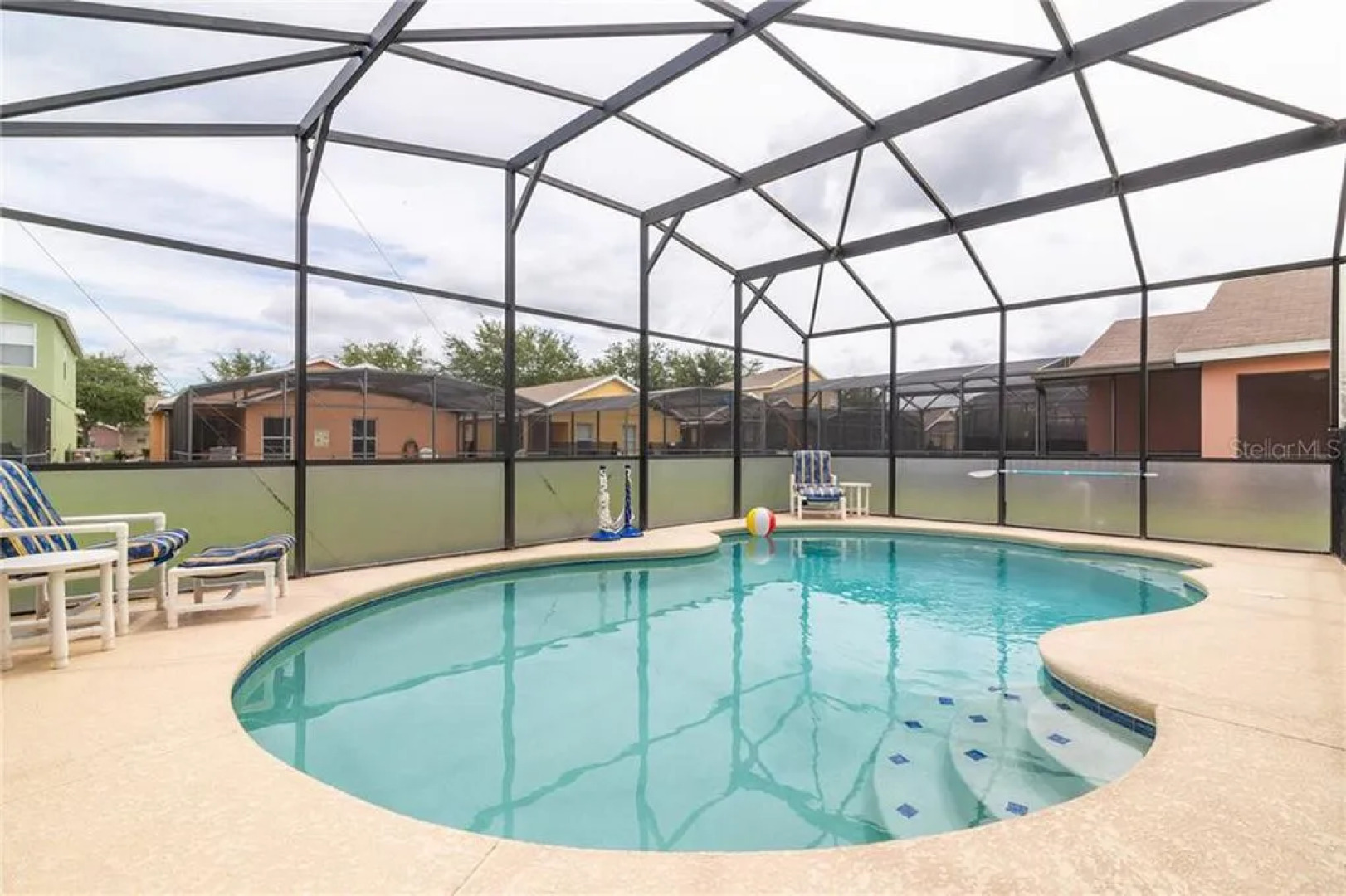 SR130SMW - 4 beds pool home - Close to all parks