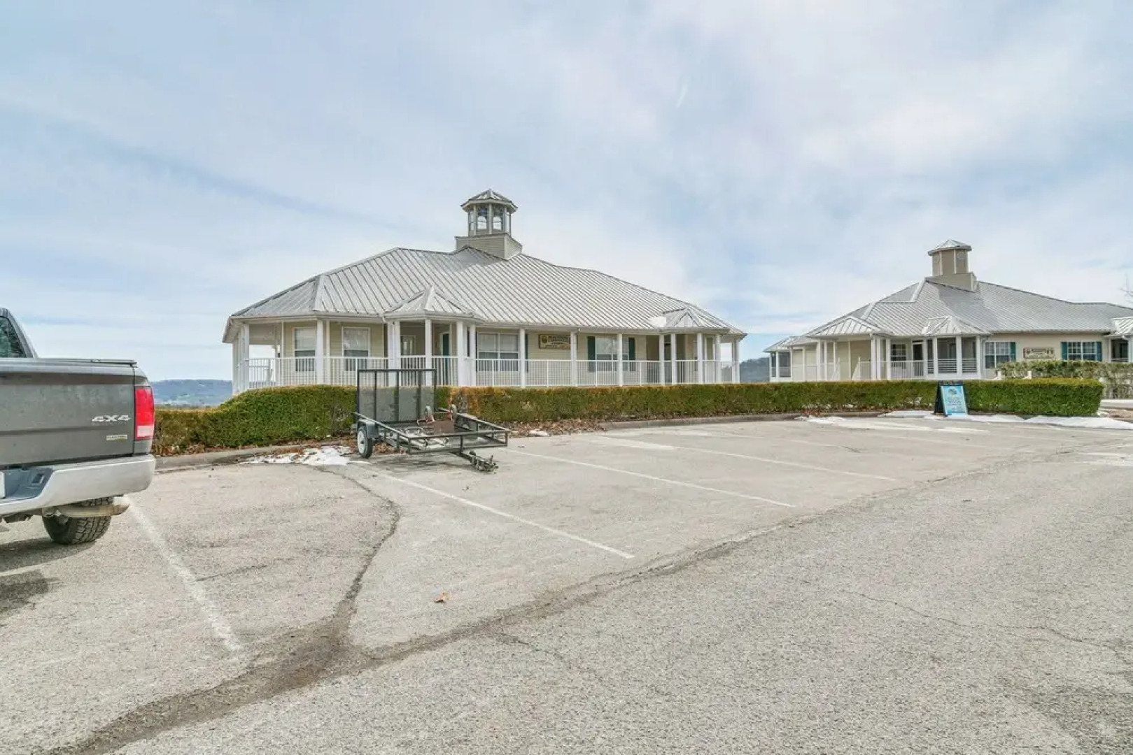 Resort Hot Tub Access! Table Rock Lake Condo