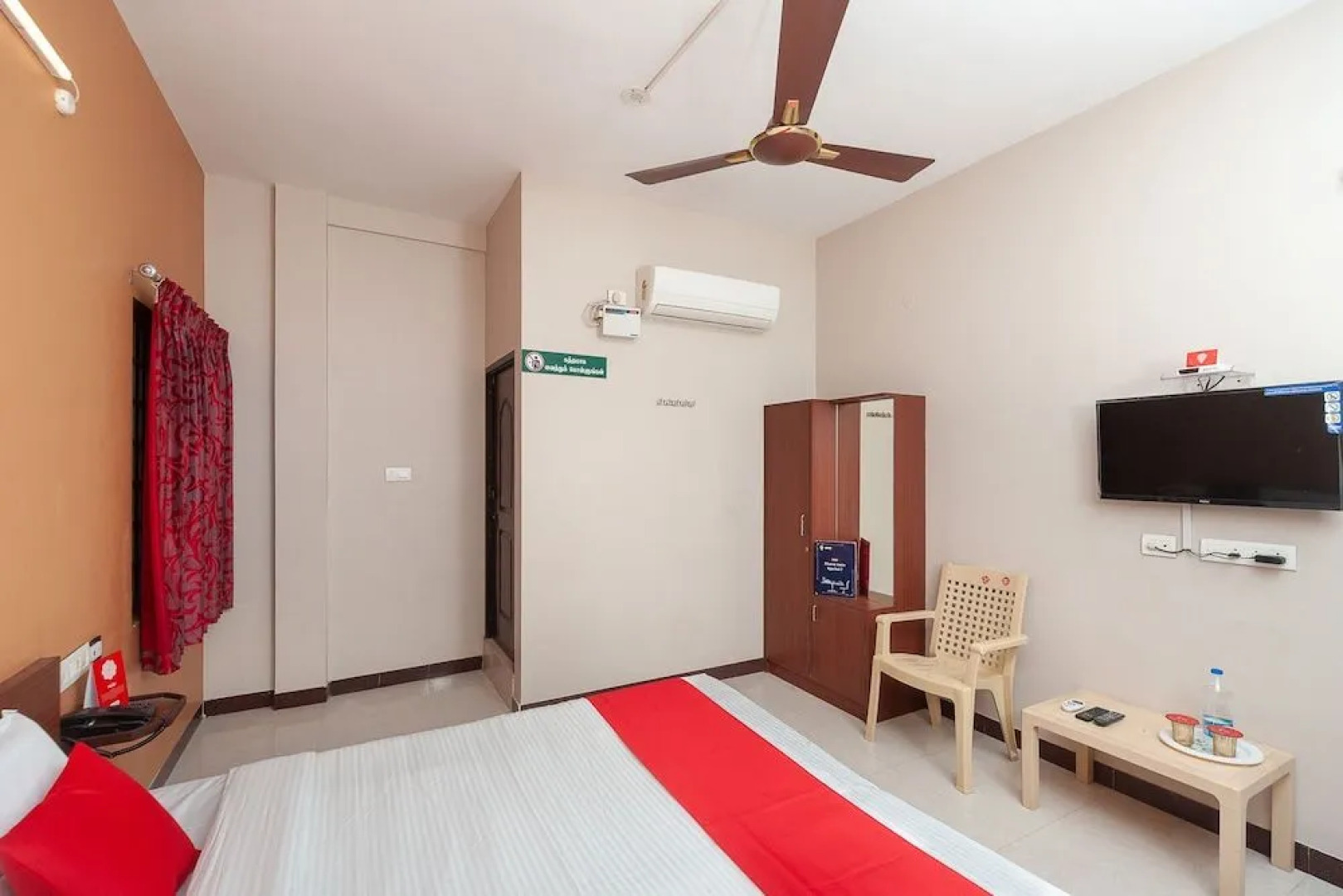 Oyo 29278 Sri Laya Guest House