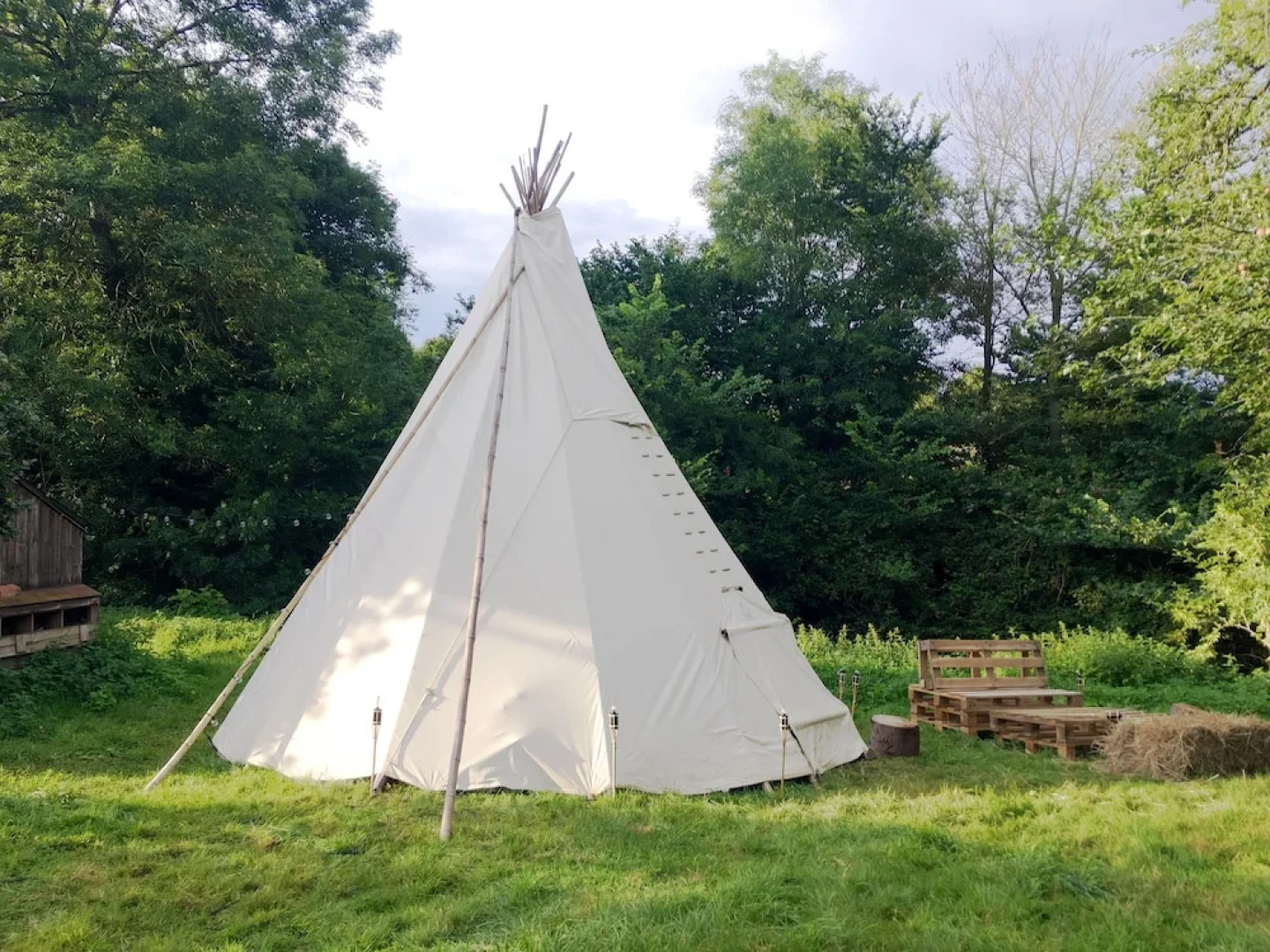 White House on Wye Glamping