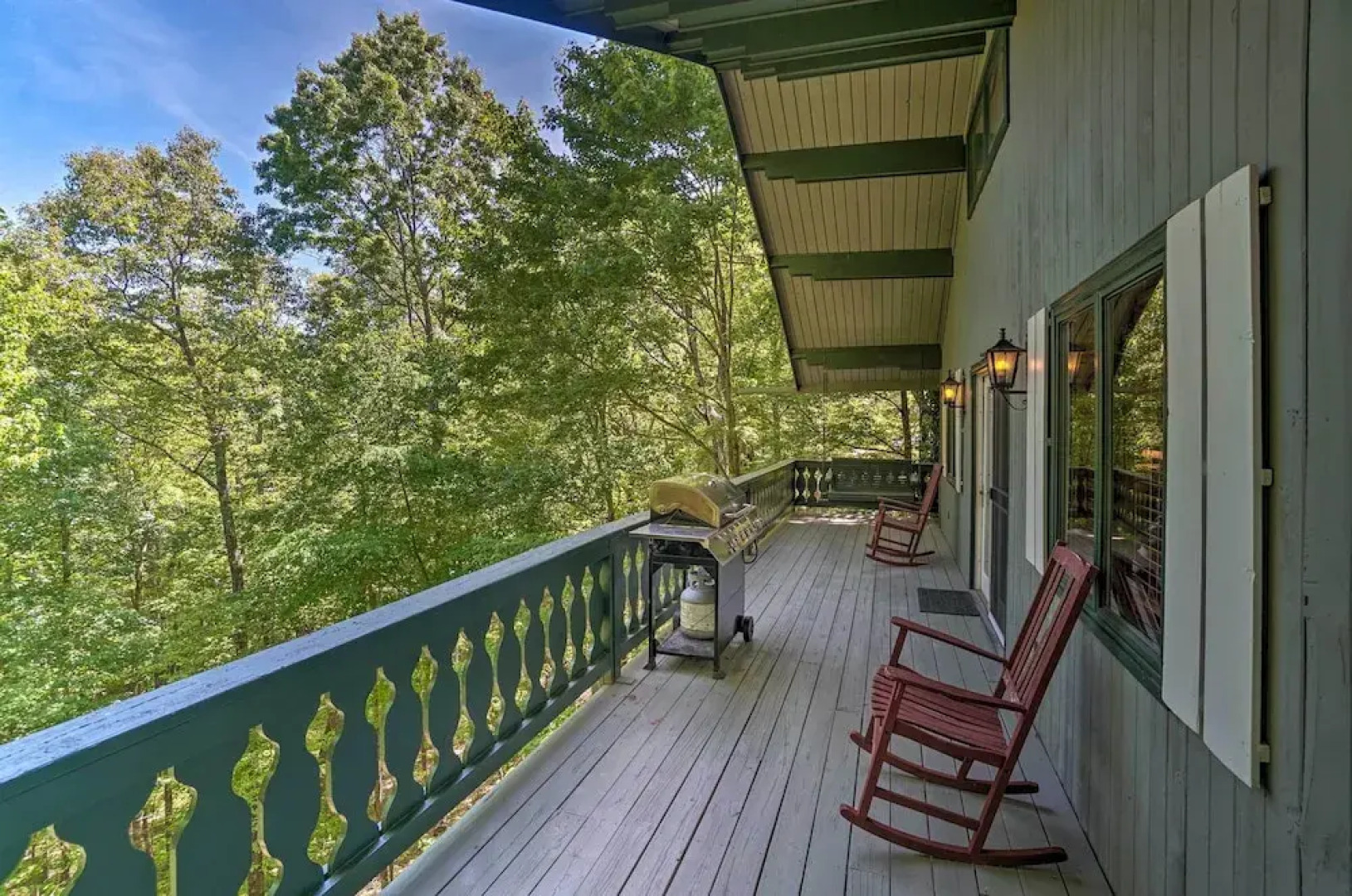 Serene Sky Valley Family Chalet w/ Fireplace