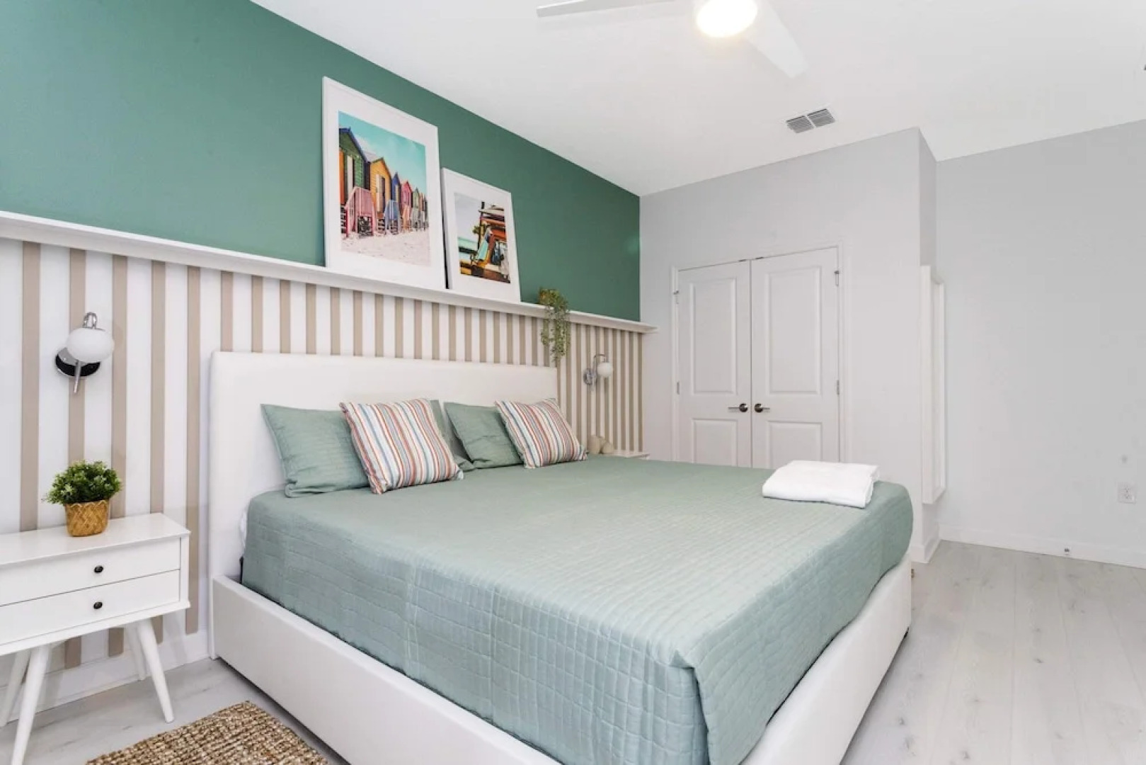 Gorgeous 8B 7BA Melbournbeach w Pool Dock Beach