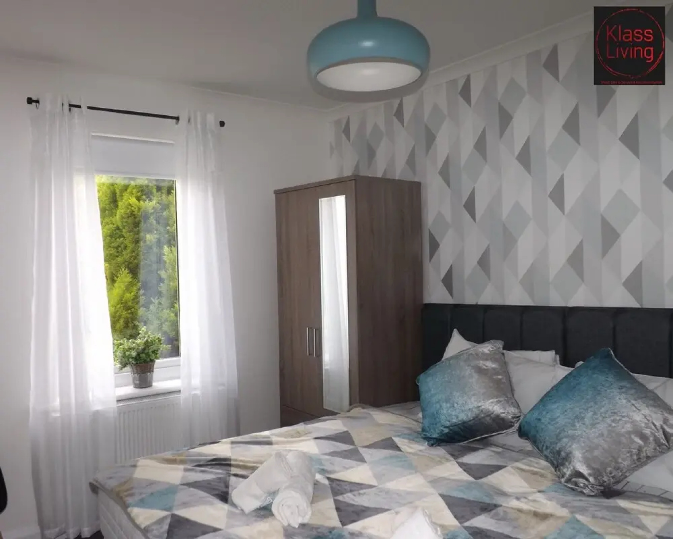 Two Bedroom Apartment by Klass Living Serviced Accommodation Motherwell - Anderson Apartment With WiFi &Parking