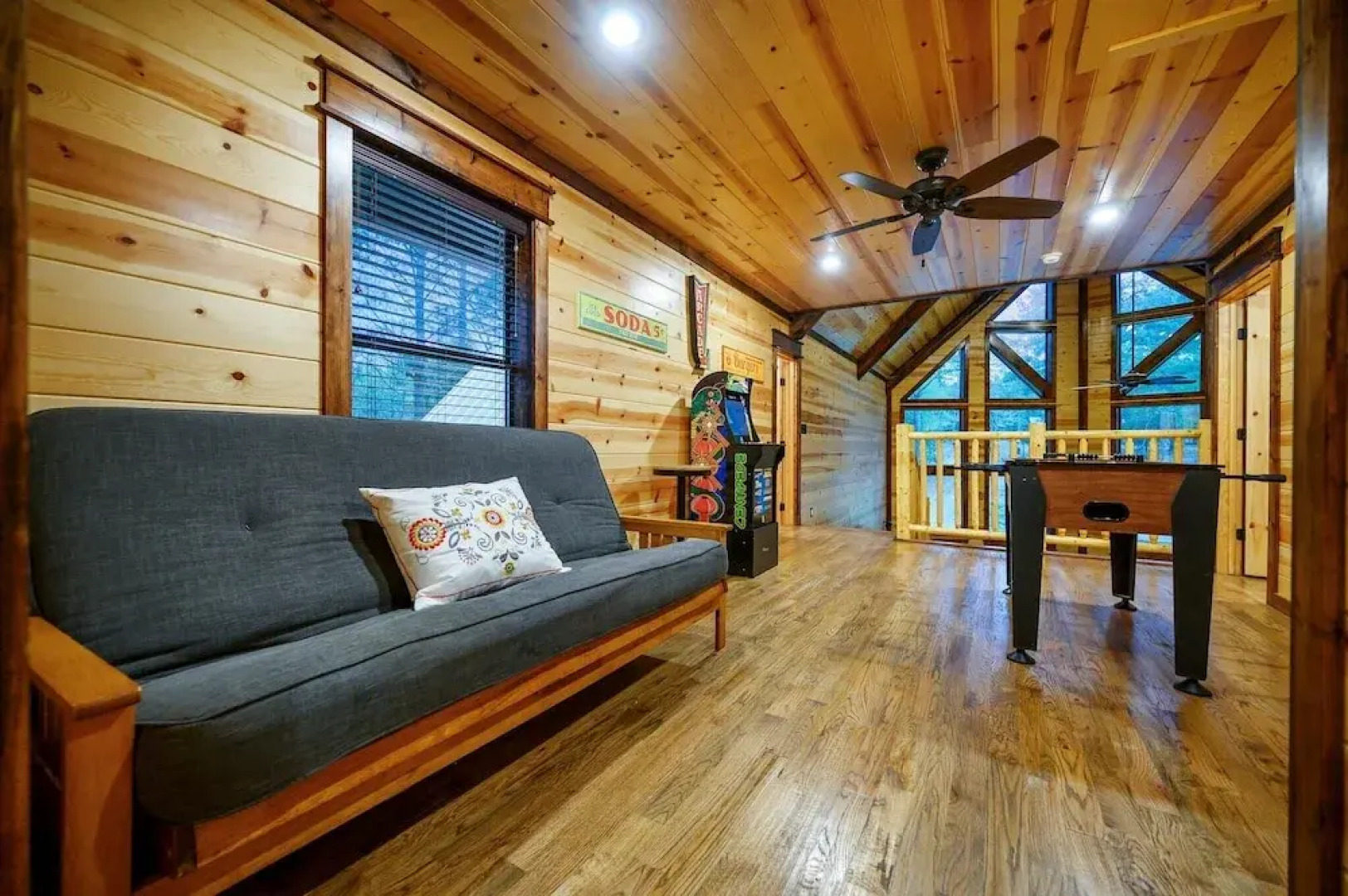 Sugar Daddy Cabin for 13!