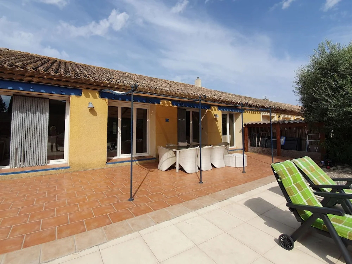 Spacious Villa With Private Swimming Pool in Marseillette