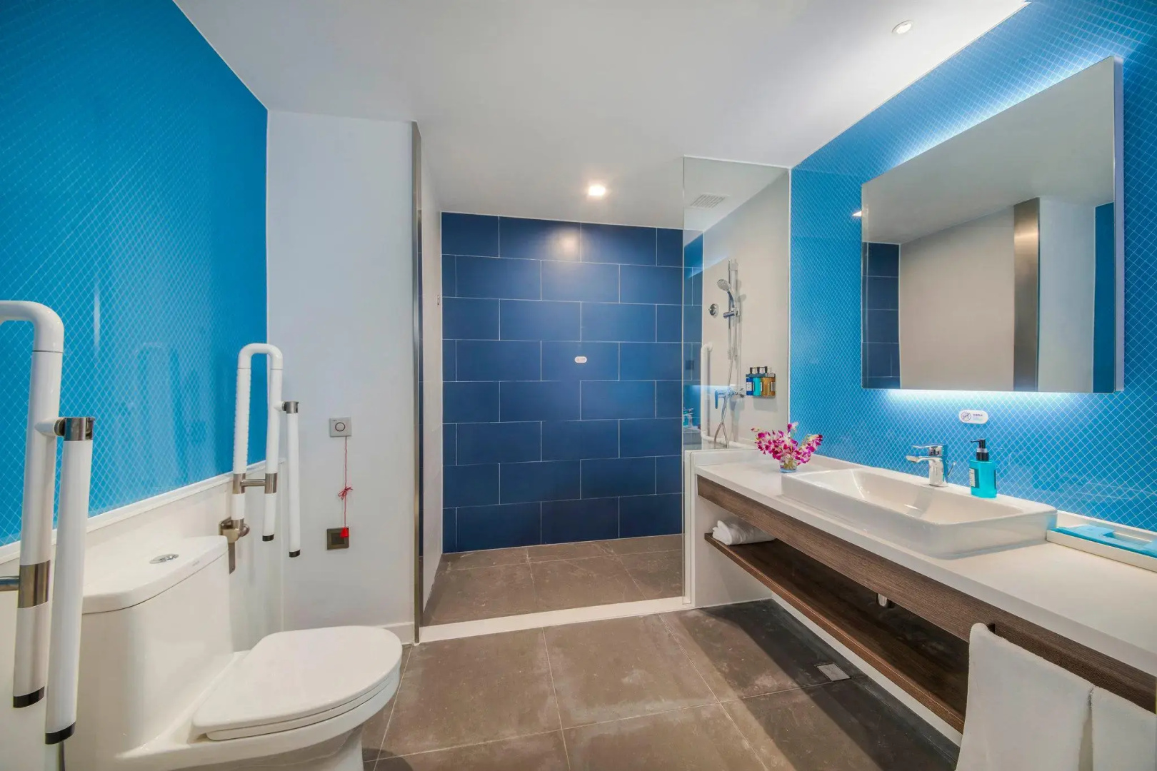 Holiday Inn Express Shanghai Xuhui Binjiang by IHG