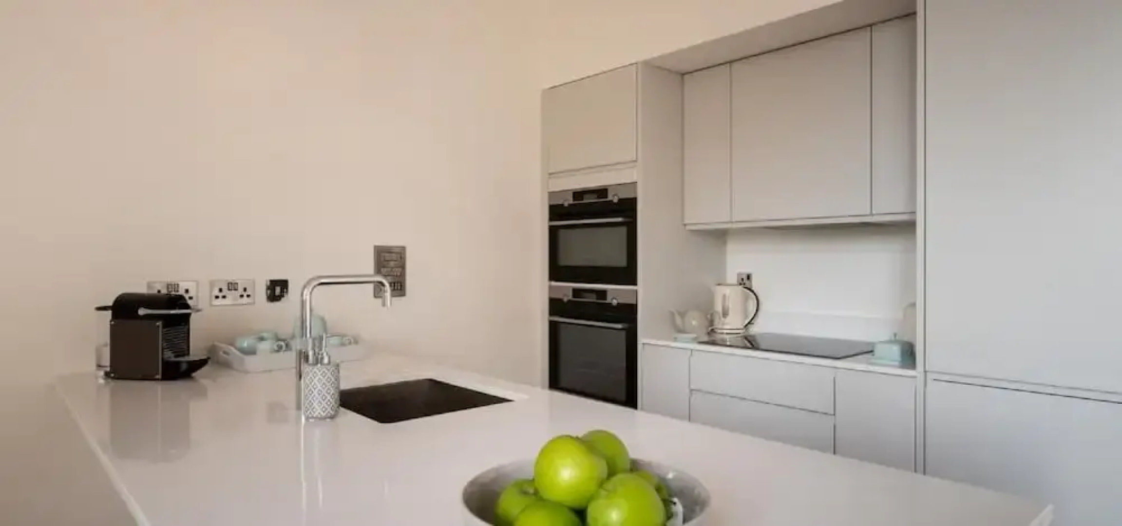 Cathedral Yard - An Exclusive Private Apartment on Cathedral Green, Exeter